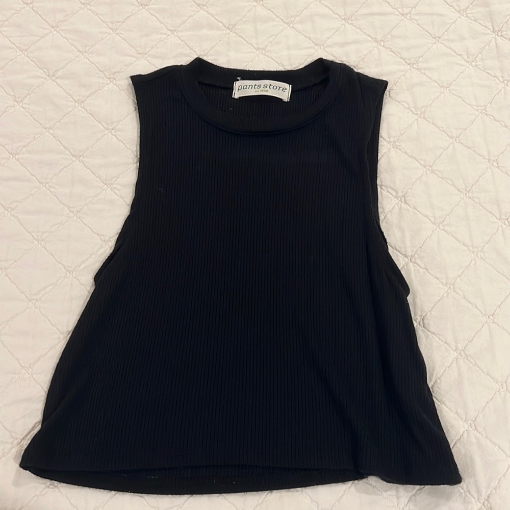 In perfect condition black loose top! Super soft and sleeveless!